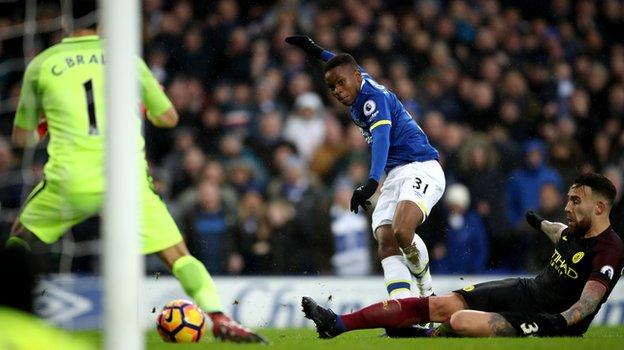 Ademola Lookman scores Everton's fourth goal