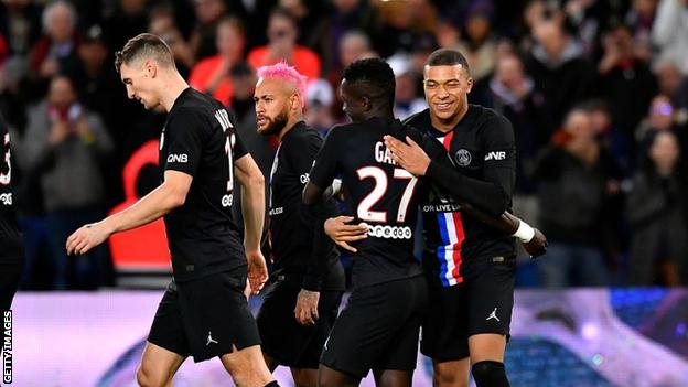 PSG win the points – and all but secure the title – but Lens have the best  tunes, Ligue 1