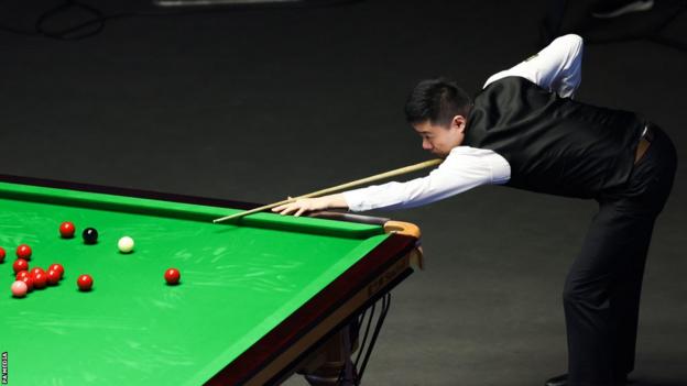 Ding Junhui in action