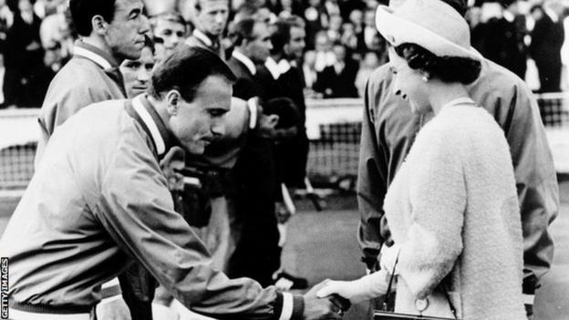 George Cohen shakes hands with the queen before the World Cup final in 1996