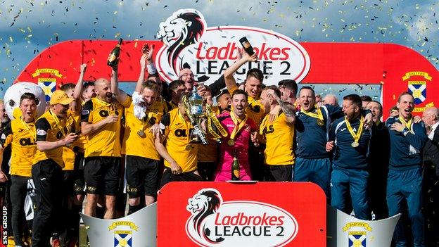 East Fife got their hands on the League Two trophy
