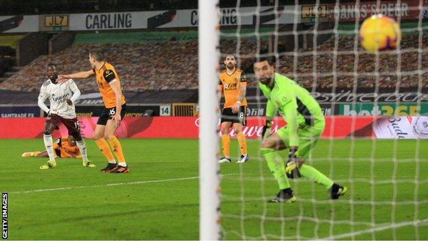 Nicolas Pepe scores for Arsenal against Wolves