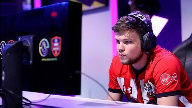 Owen 'Venny' Venn competing for Southampton