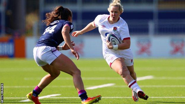 Marlie Packer runs with the ball