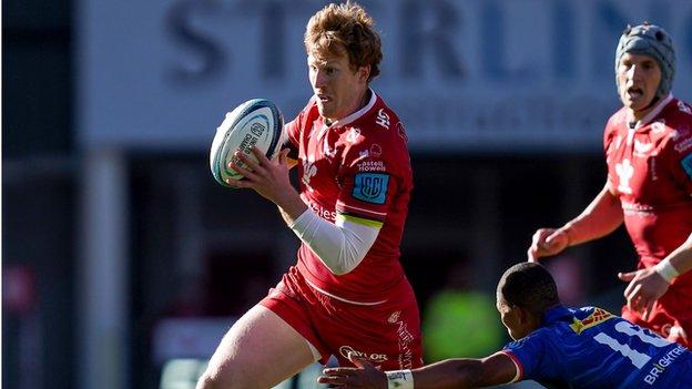 Rhys Patchell attacks for Scarlets