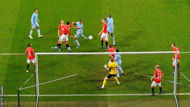 Vincent Kompany scores against Manchester United