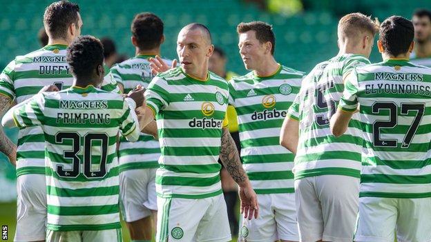 Celtic players celebrate against Hibernian