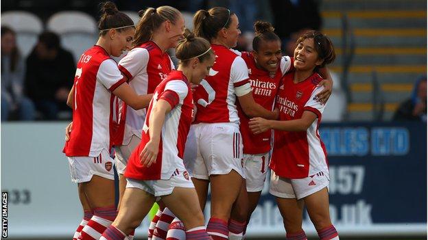 Women's Champions League: Slavia Prague 2-5 Arsenal - Vivianne Miedema  scores four - BBC Sport