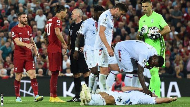 Darwin Nunez is sent off against Crystal Palace