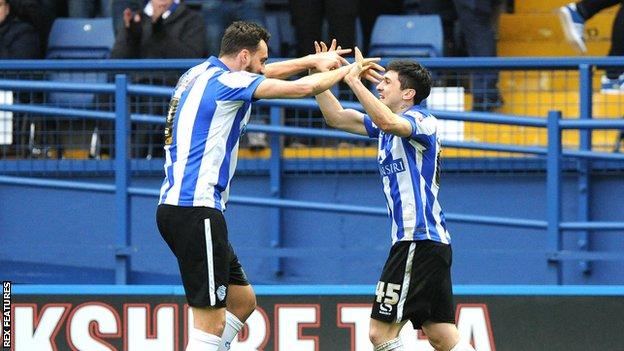 Fernando Forestieri (right)'s goal helped keep Wednesday's play-off hopes on track