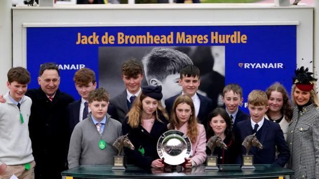 Henry de Bromhead and family after the race named in his son's honour