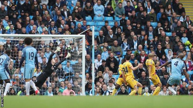 Vincent Kompany scores