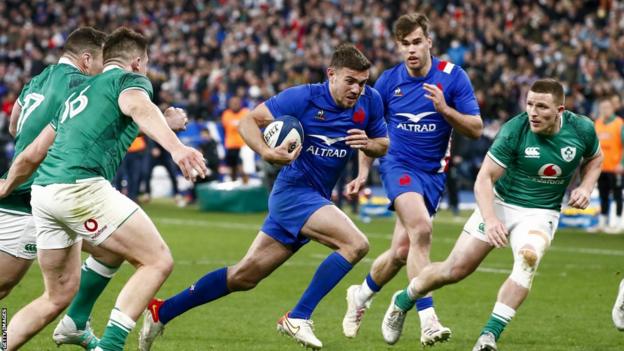 Melvyn Jaminet of France runs with ball during France's Six Nations win over Ireland at the Stade de France in 2022
