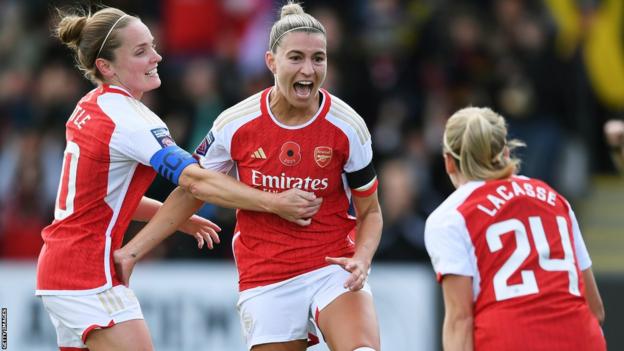 Can Arsenal continue winning form and catch up to WSL title