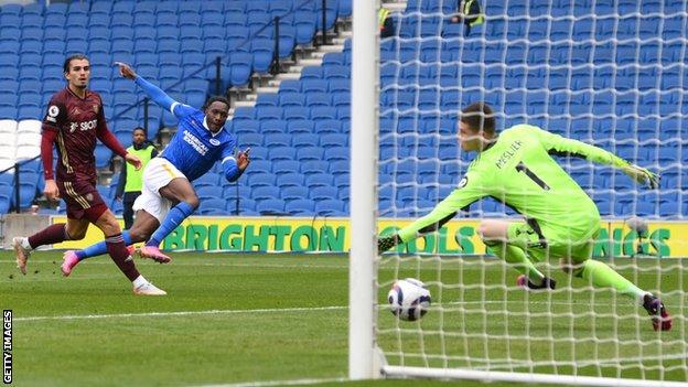 Danny Welbeck scores Brighton's second