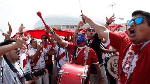 Peru fans