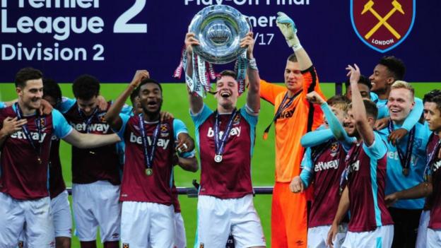 Declan Rice captained West Ham's youngsters to the Premier League 2 trophy in 2017