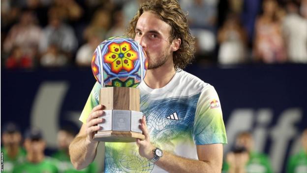 Stefanos Tsitsipas wins at the Mifel Tennis Open