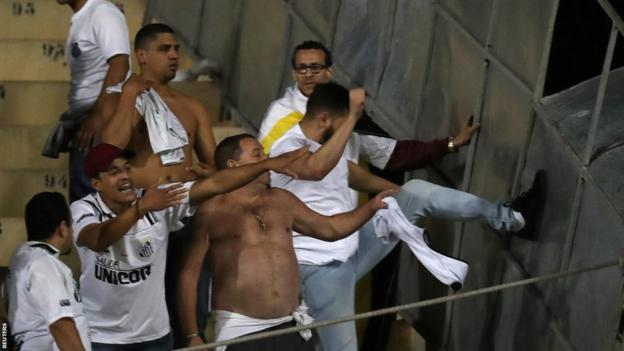 Santos aim to cap turbulent year with Libertadores success