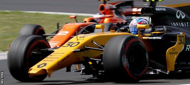 Jolyon Palmer in action for Renault