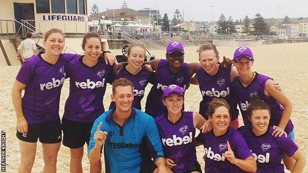 Heather Knight and the Hobart Hurricanes squad on Bondi Beach