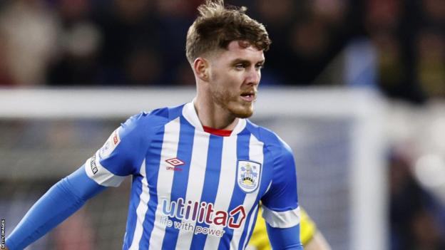 Connor Mahoney: Gillingham sign Huddersfield Town winger on loan - BBC Sport