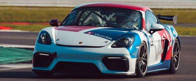 Porsche Cayman GT4