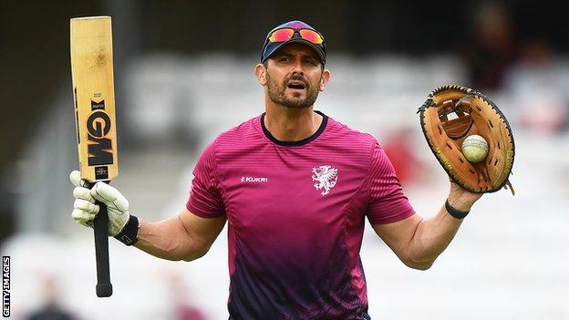 Jason Kerr: Somerset head coach signs new deal until 2024 - BBC Sport