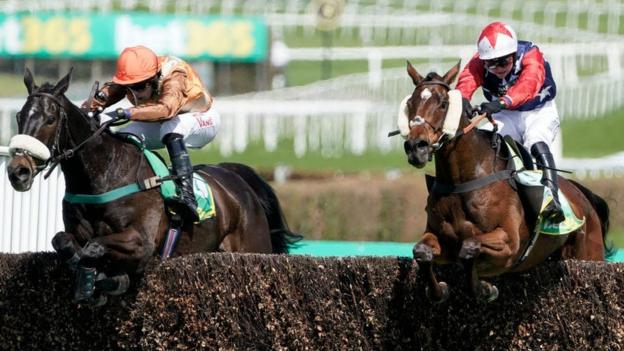 Kitty's Light wins the Bet365 Gold Cup at Sandown