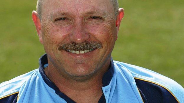 Dave Houghton joins Ireland coaching staff for Zimbabwe tour - BBC Sport