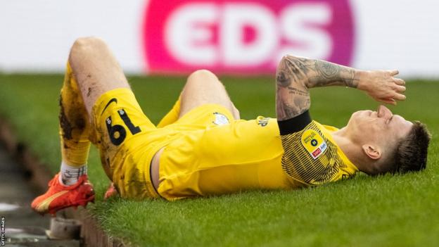 Emil Riis: Preston North End striker faces long ACL knee injury lay-off -  BBC Sport