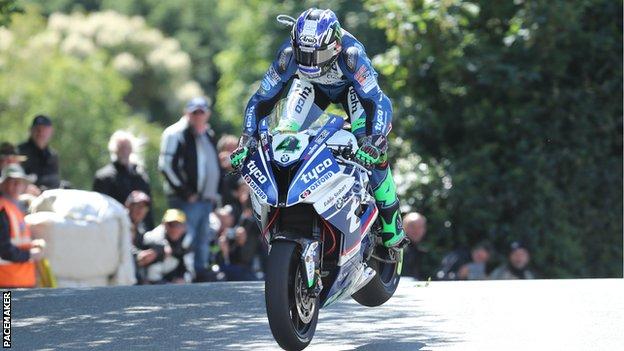 Ian Hutchinson achieved his first TT Superbike success for seven years