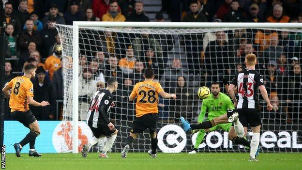 Wolves 1 1 Newcastle Miguel Almiron Scores As Magpies End Losing Run Bbc Sport