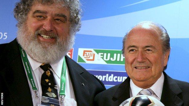 Chuck Blazer (left) and Fifa president Sepp Blatter