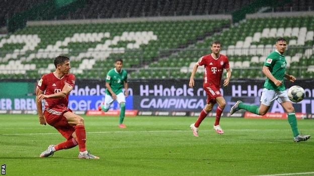 Former Bundesliga champions 1860 Munich relegated to Germany's third tier -  BBC Sport