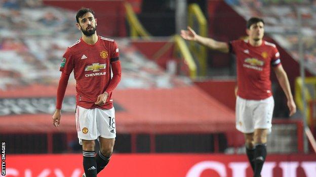 Manchester United's Fernandes and Maguire