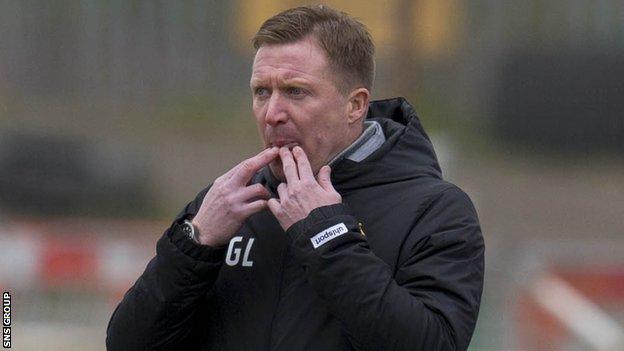 Gary Locke to remain as Cowdenbeath manager - BBC Sport