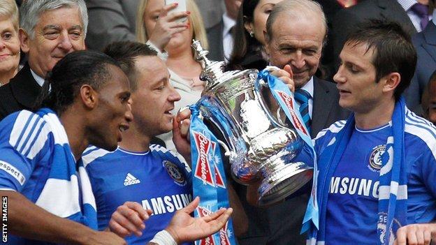Chelsea lift FA Cup in 2012