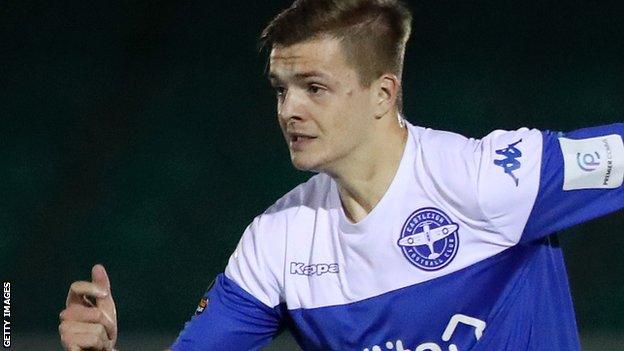 Joe Tomlinson: Peterborough United sign Eastleigh full-back