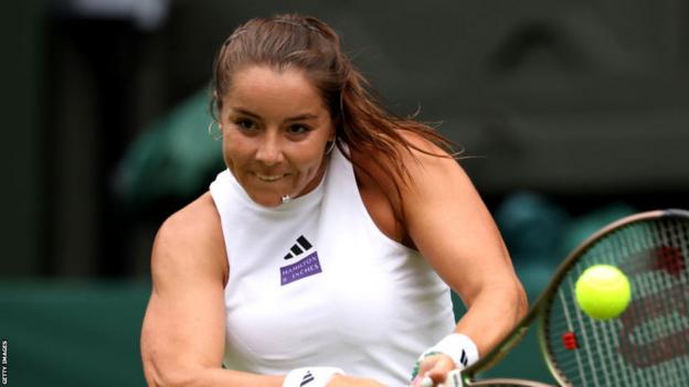 Jodie Burrage hits a instrumentality    against Daria Kasatkina