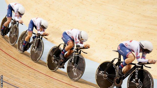 Great Britain's Laura Kenny, Neah Evans, Josie Knight and Katie Archibald in action during the Women's Team Pursuit qualifying at the UCI Track Nations Cup 2022