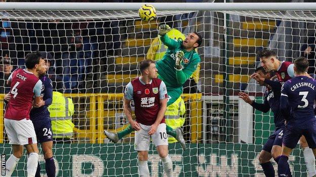 Burnley 3 0 West Ham Clarets End Losing Run With Comfortable Win Bbc Sport