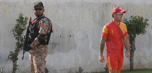 New Zealand's Luke Ronchi trains under armed guard in Karachi