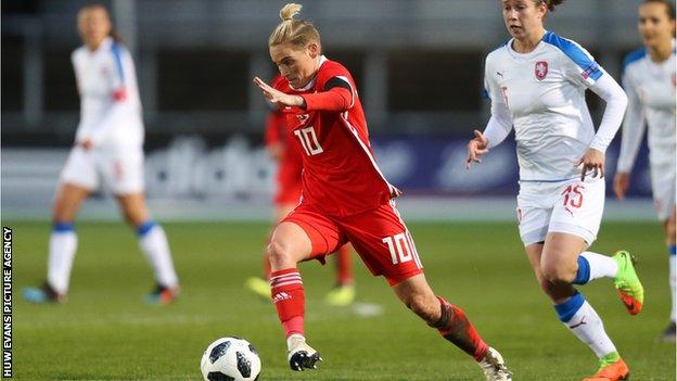 Jess Fishlock Wales And Ol Reign Midfielder Returns After 13 Months Out Bbc Sport