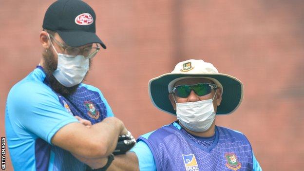 Bangladesh bowling coach Daniel Vettori and head coach Russell Domingo