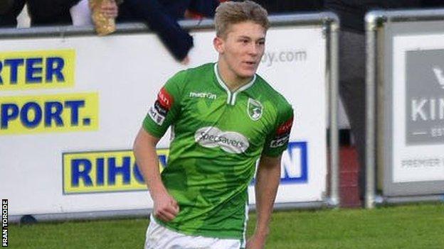 Jake Andrews Guernsey Fc Extend Bristol City Youngsters Loan At 