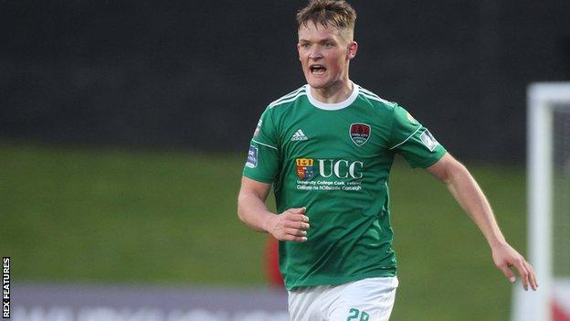 Sean McLoughlin: Hull City Sign Cork City Defender - BBC Sport