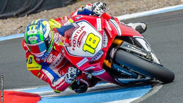 BSB: Irwin Secures Maiden Victory At Thruxton - BBC Sport