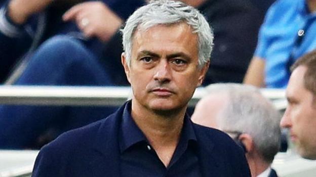 Jose Mourinho: Former Man Utd and Chelsea boss rejects lucrative China move - BBC Sport