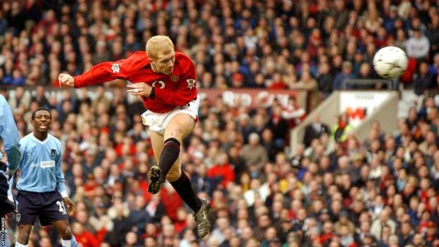 Paul Scholes in action for Manchester United